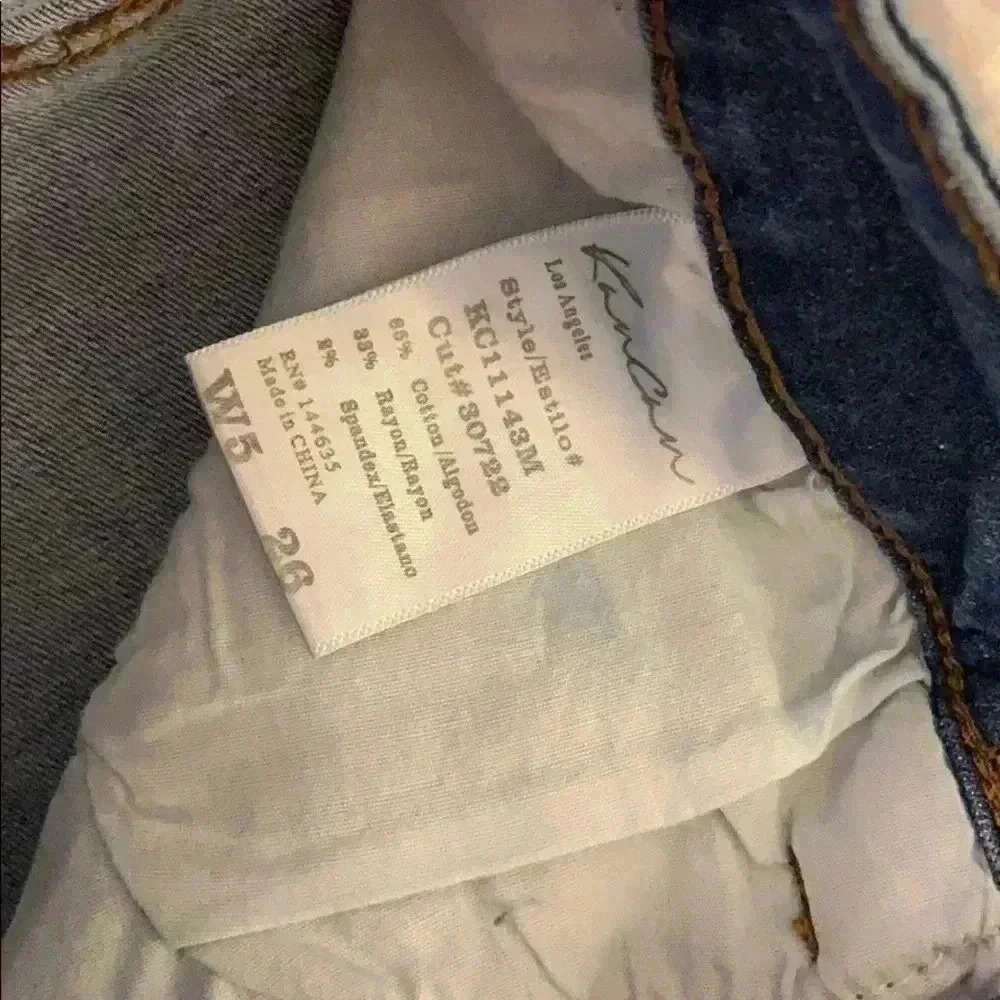 Shorts - Picture 2 of 3